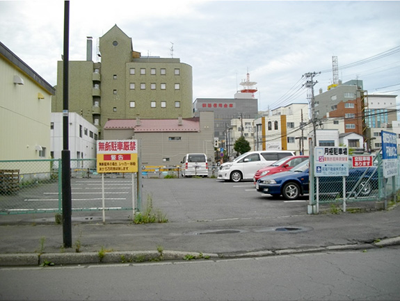 末広町7丁目松並駐車場