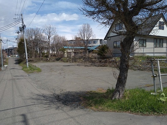 鶴ヶ岱２丁目７番駐車場